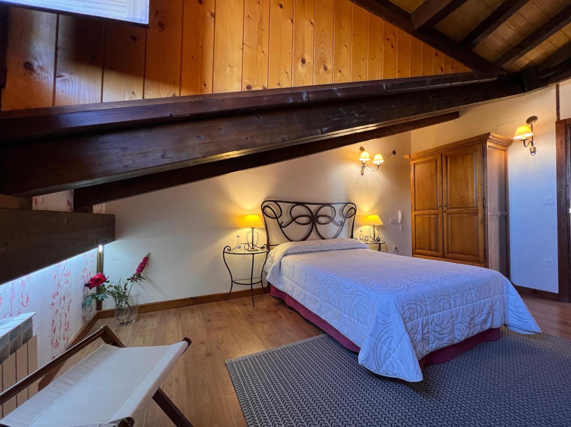 Hotel Rural Restaurante Las Baronas Санта-Крус-де-ла-Сальседа Экстерьер фото