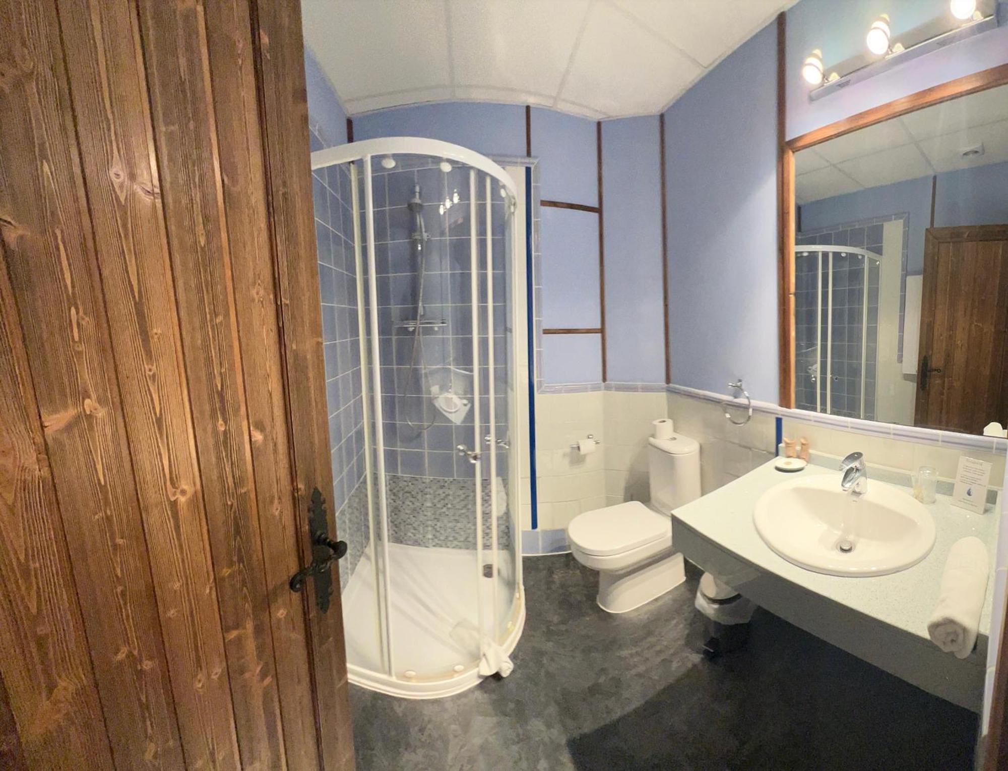 Hotel Rural Restaurante Las Baronas Санта-Крус-де-ла-Сальседа Экстерьер фото